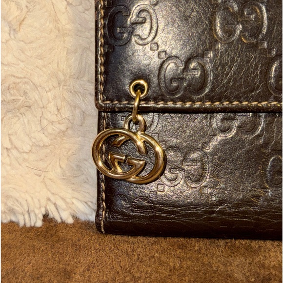 Gucci Brown Wallet with Gold Logo Charm - Picture 3 of 8